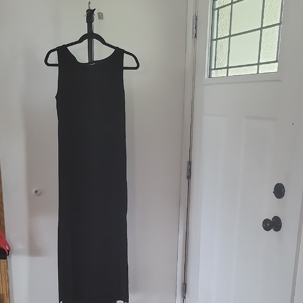 Elegant Black Sleeveless Dress